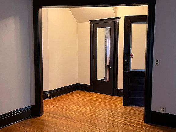 4th image of 1008 Ashland Ave APT 1