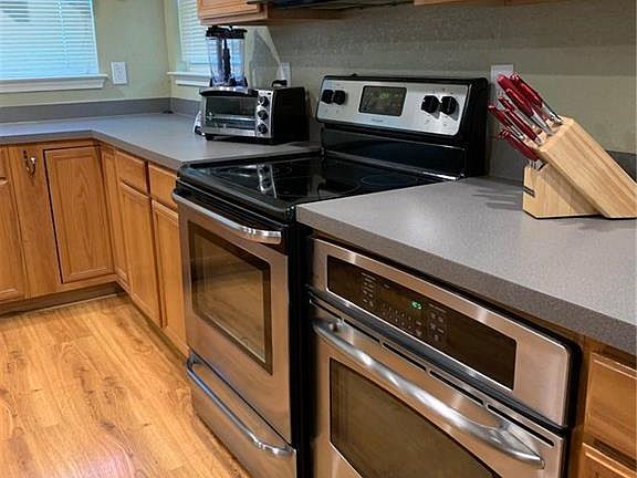 5th image of 313 Cortland Cir