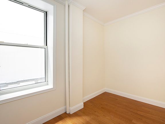 5th image of 39 E 7th St #18