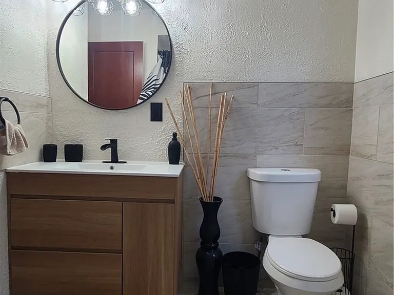 504 N Upland Ave — Photo 9