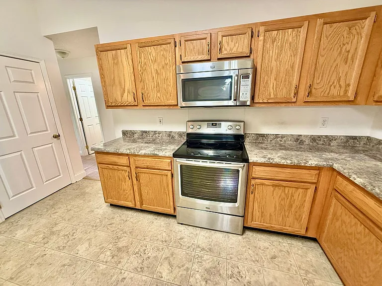 1909 Rommel Dr — Photo 9
