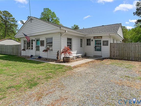 4th image of 144 Cedar Dr