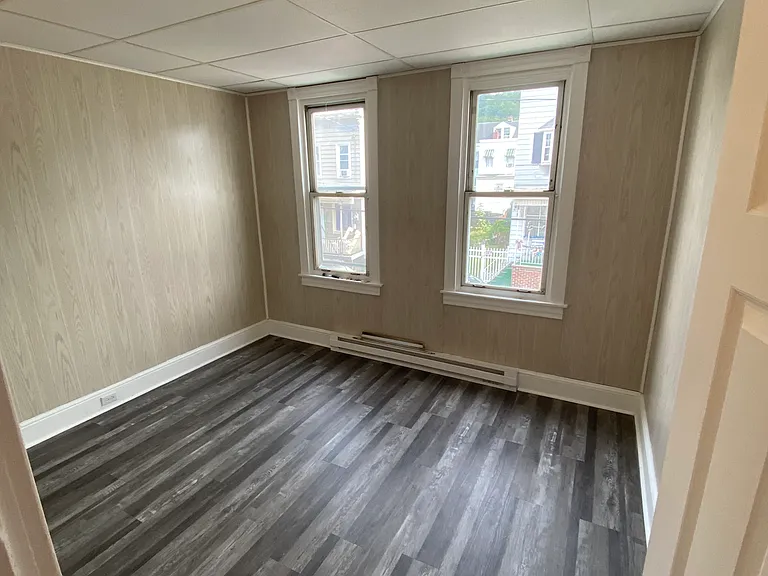 427 W Market St — Photo 6