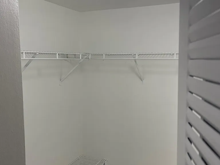 910 SW 105th Ave #100 — Photo 11