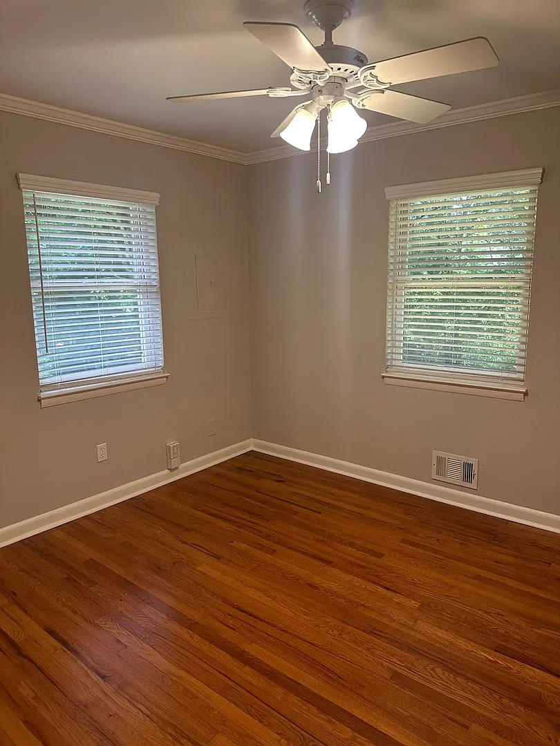 Single Family Ranch in Downtown Gainesville — Photo 4