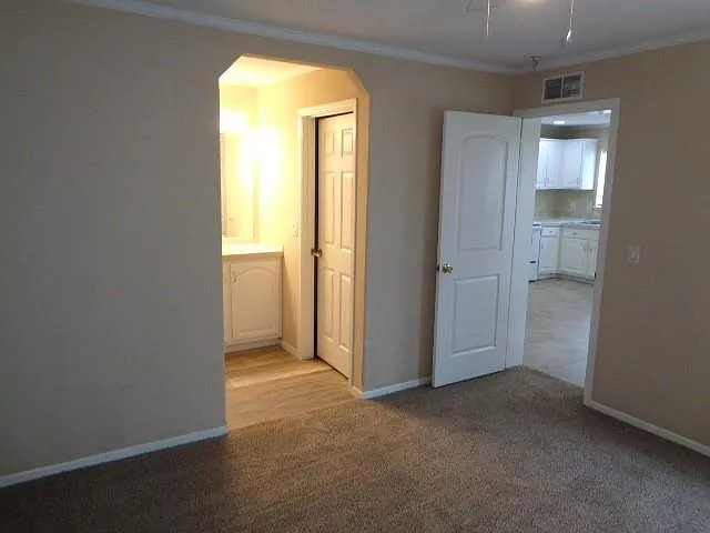 10015 Summerberry Ln — Photo 16