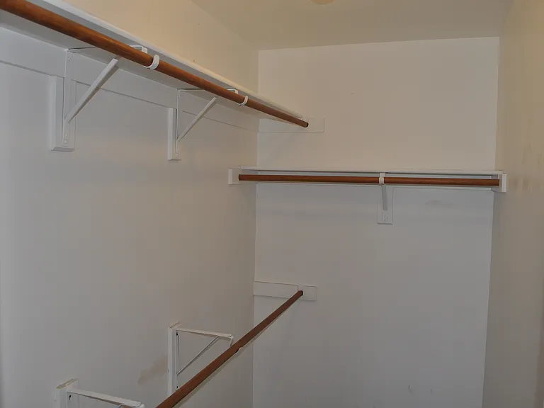 705 Katy Ln — Photo 2