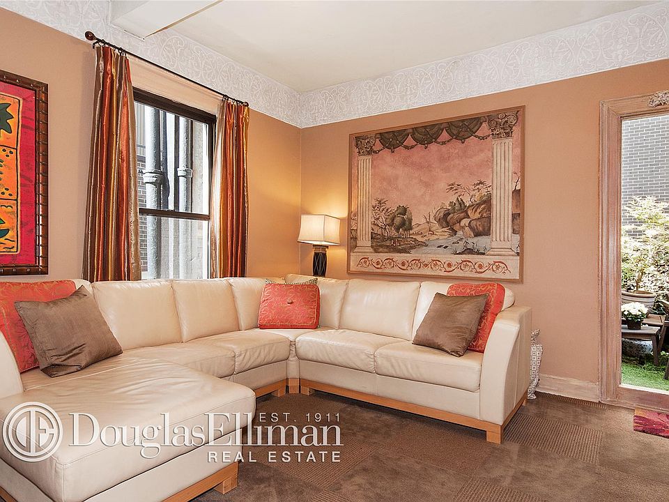 1st image of 200 W 54th St Ph J