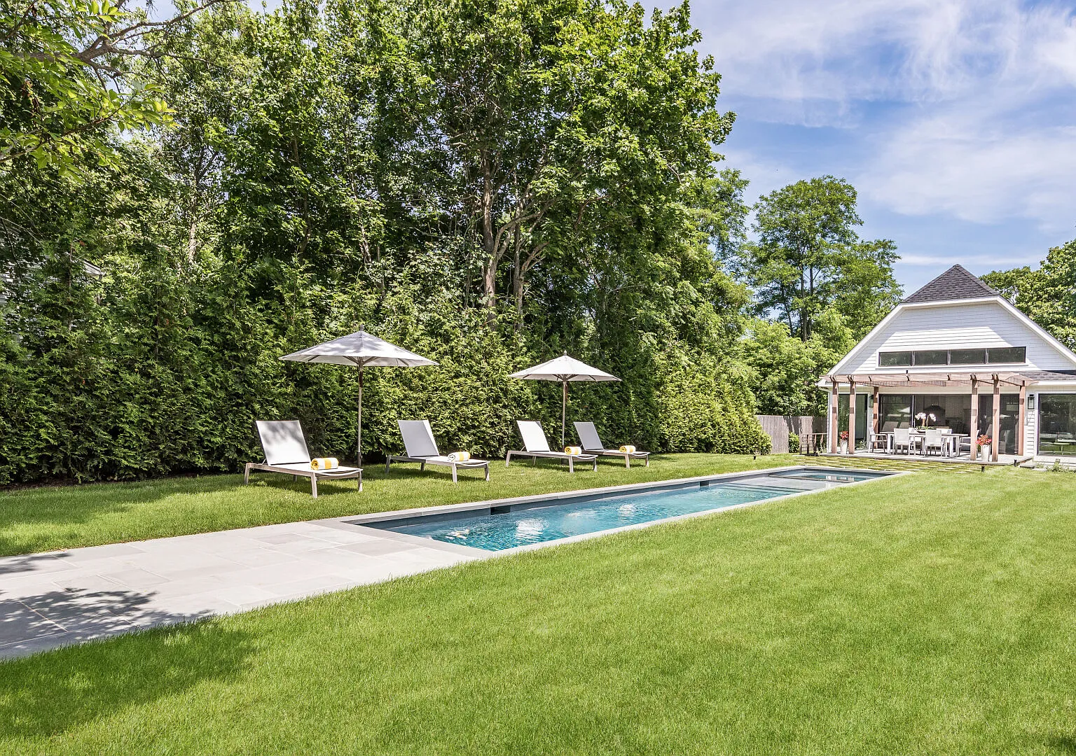 Newly constructed contemporary home, gunite heated pool, hot tub — Photo 3