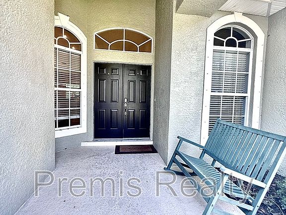 4th image of 431 Denise St