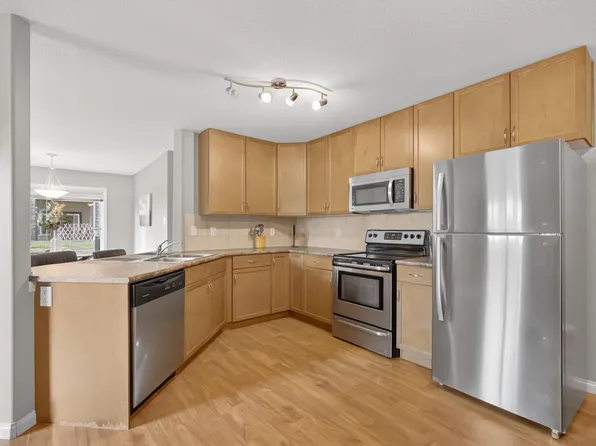 1204 156th St NW #120, Edmonton, AB T6R 0R6