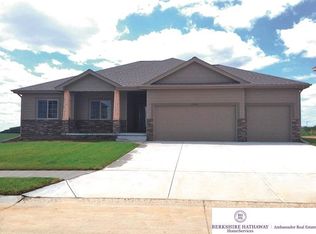 8014 S 192nd Ave, Gretna, NE 68028