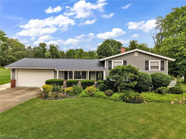 12593 Parkview Dr, Chesterland, OH 44026