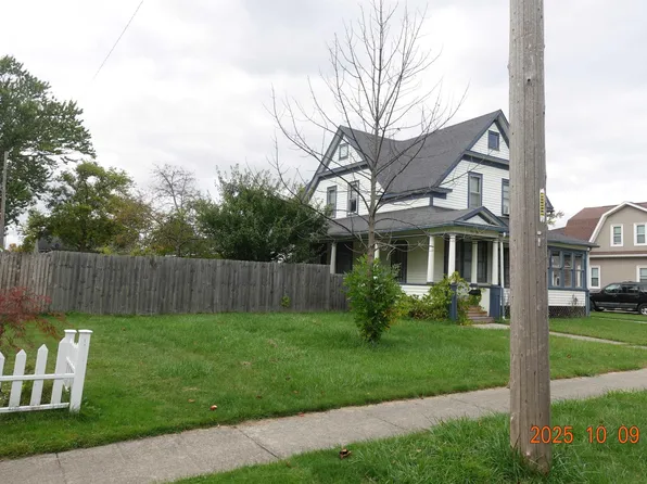 156 N 4th St, Harbor Beach, MI 48441