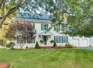 16 Hollyhock Ave, Nashua, NH 03062