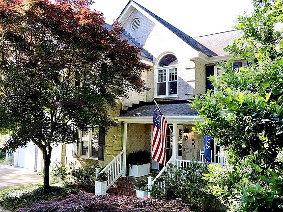 2nd image of 4489 Lee Ave