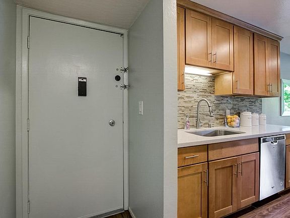 2nd image of 294 Tradewinds Dr APT 6