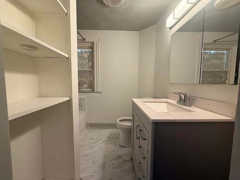 384 Juniper St #1 — Photo 5