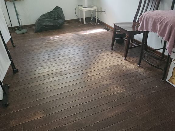 3rd image of 2116 Thaler Ave #2