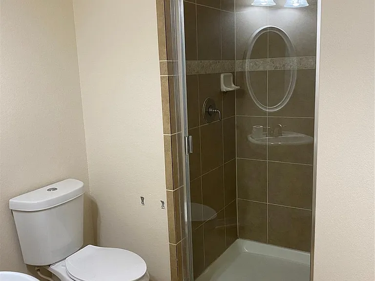 10930 Reston Point Dr — Photo 22