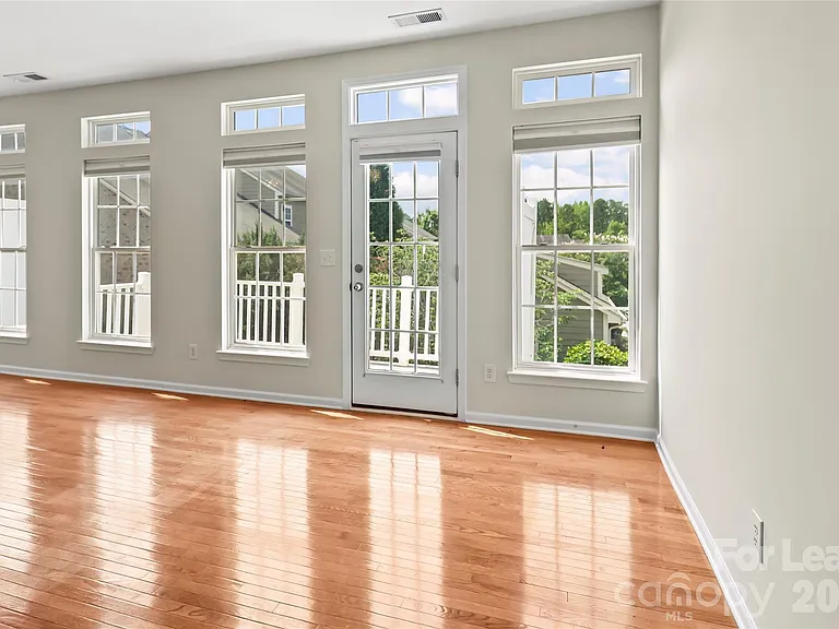 417 Armour St — Photo 19