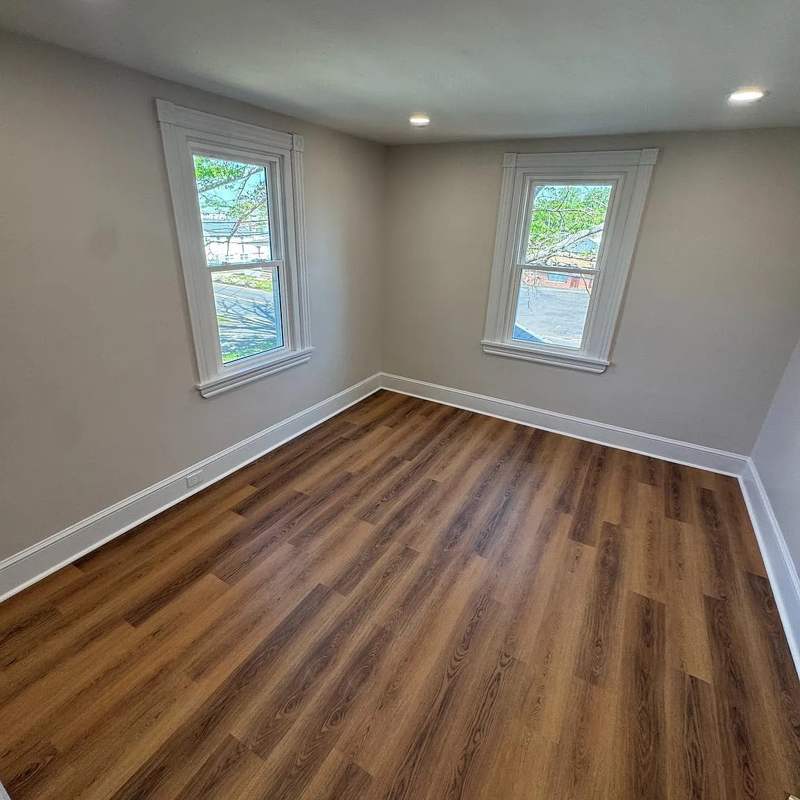 4 bed, 1.5 bath, 1377 sqft, $2,850 — Photo 4