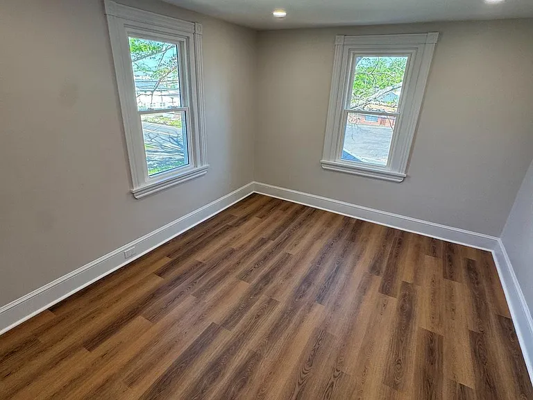 683 Knowles Ave — Photo 4
