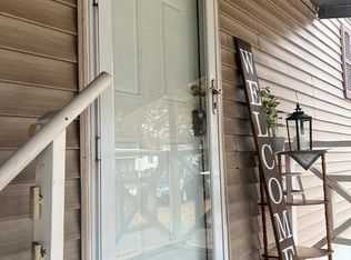 13 Puffin Dr, Chicopee, MA 01020