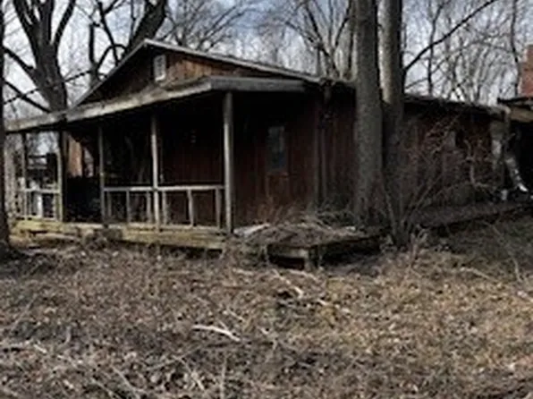 627 E Ross Ln, Danville, IL 61834