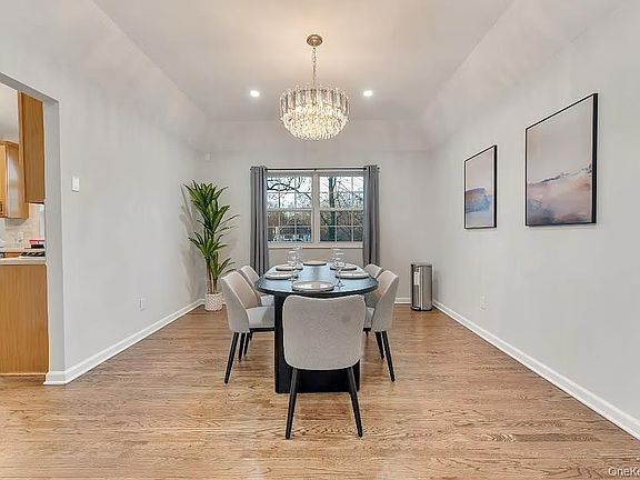 4th image of 33 E Potter Lane NE