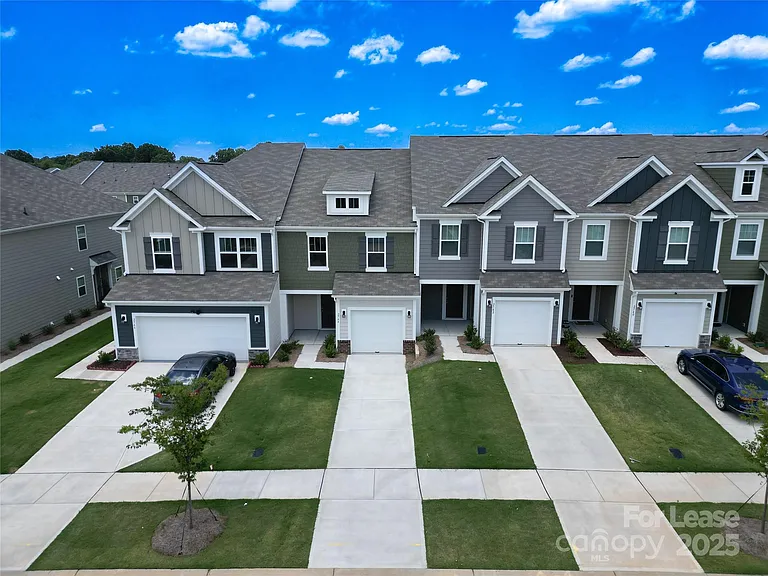 2744 Yeager Dr NW — Photo 2