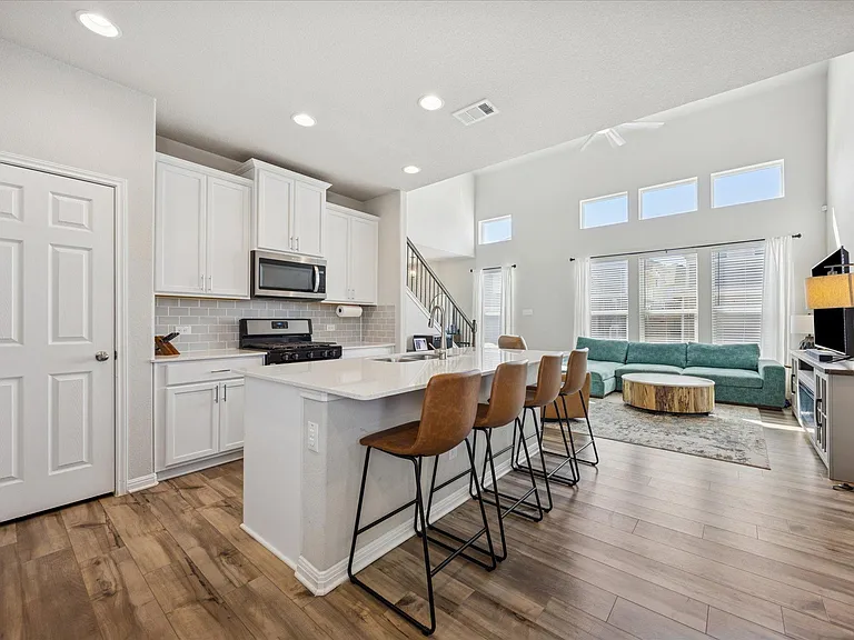 12000 Corsicana Trl — Photo 11