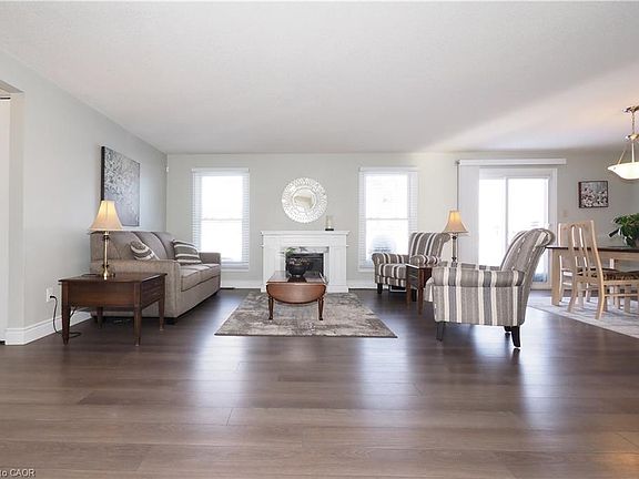 4th image of 20 Fieldstone Walk