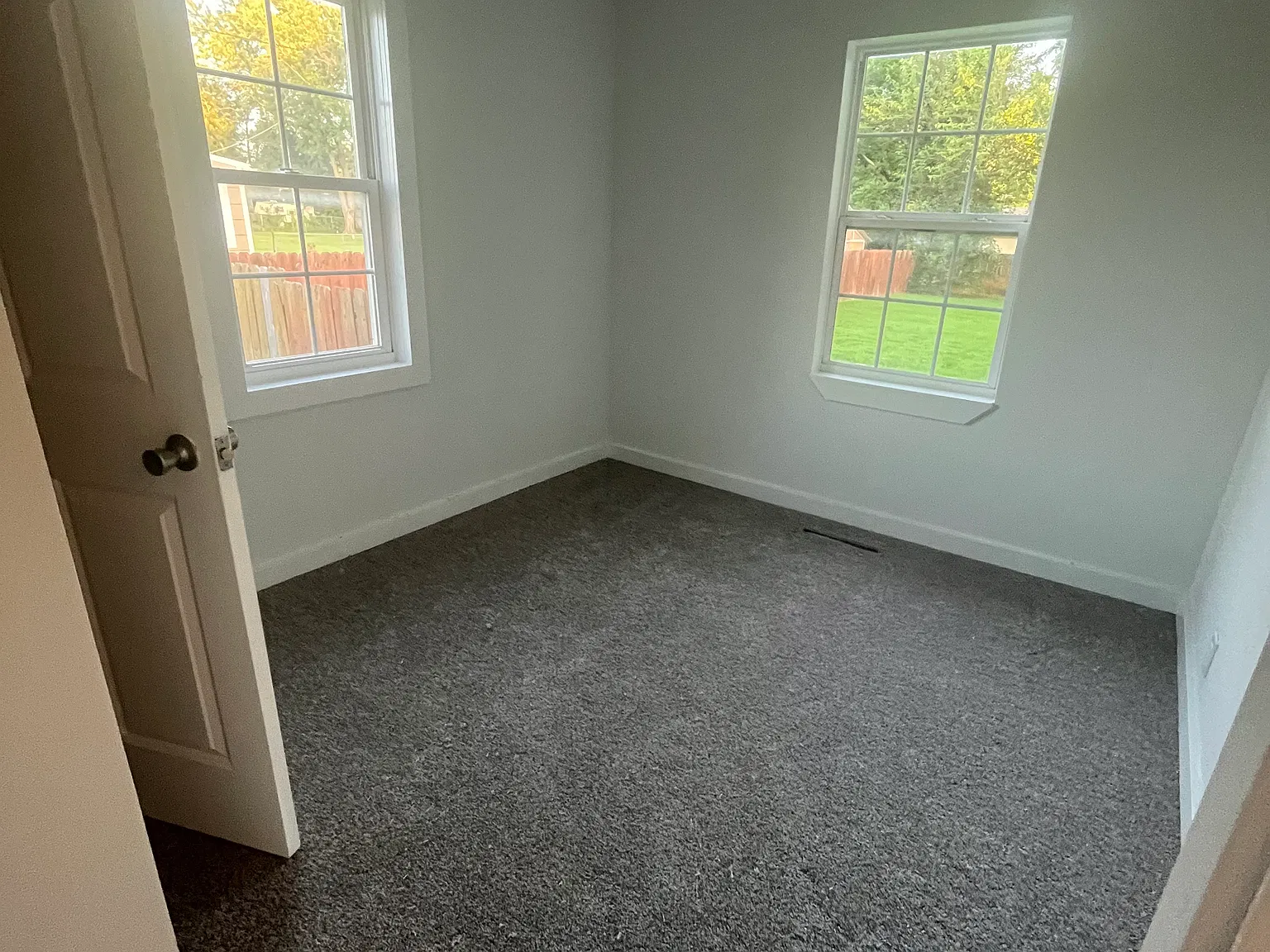 225 E Kelly Ave — Photo 3