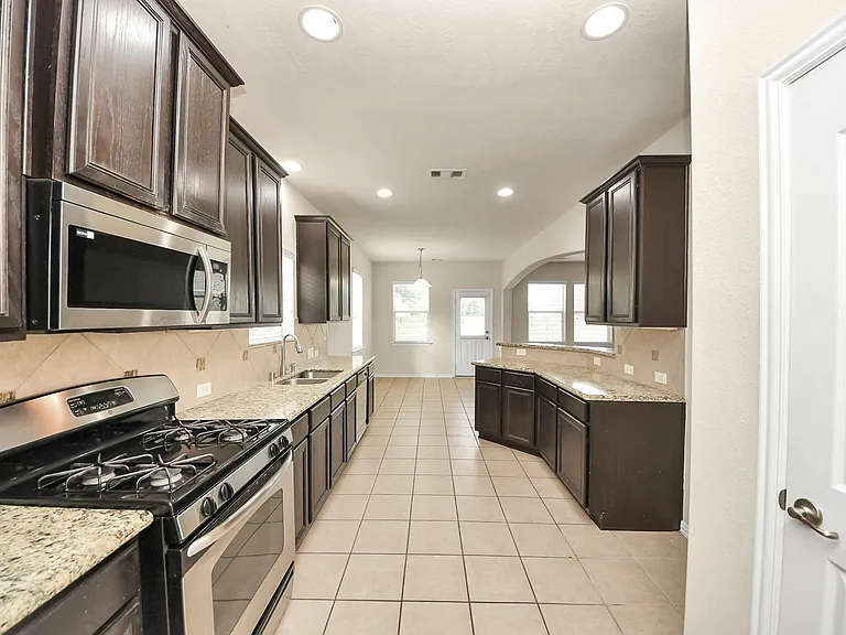 24503 Hikers Bend Dr — Photo 10