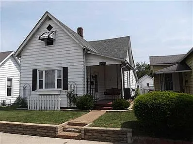 126 N Walnut St photo 1