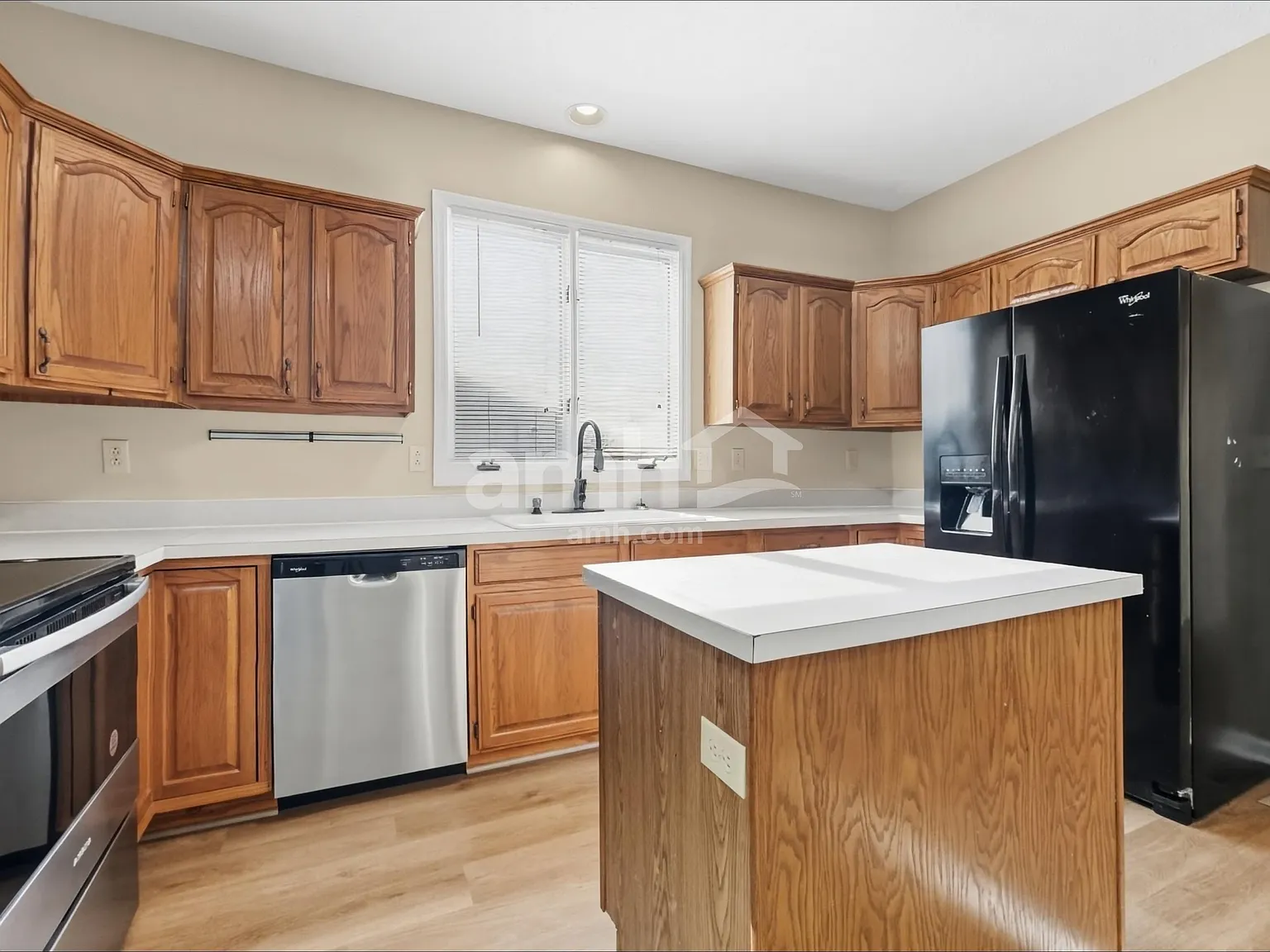 3 bed, 3.5 bath, 2683 sqft, $2,890 — Photo 3