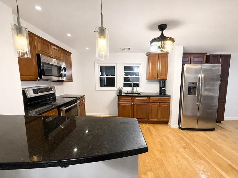 106 Reed St — Photo 3