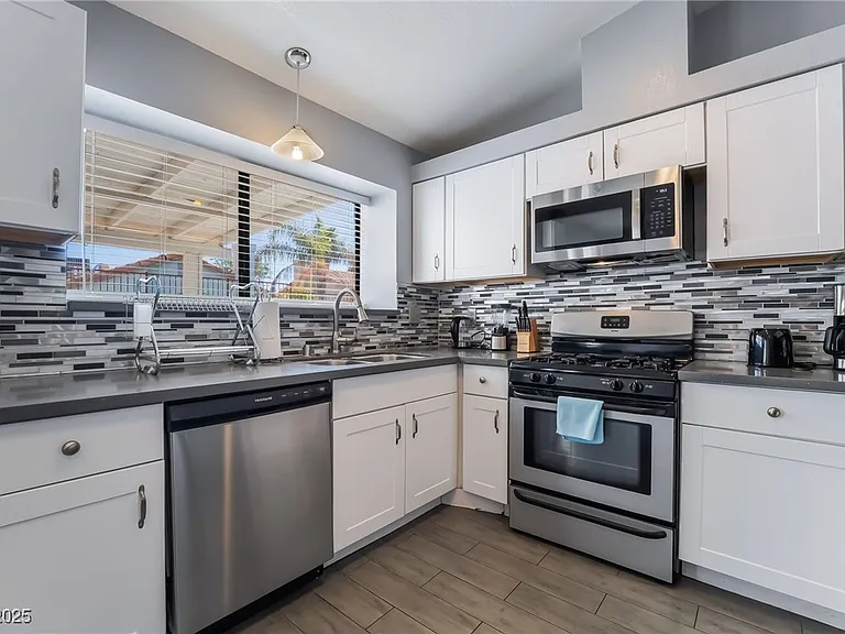 7076 Gunslinger St — Photo 14