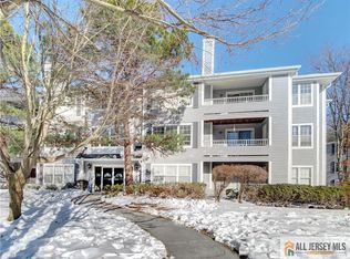 2611 Candlelight Ct #2611, Helmetta, NJ 08828