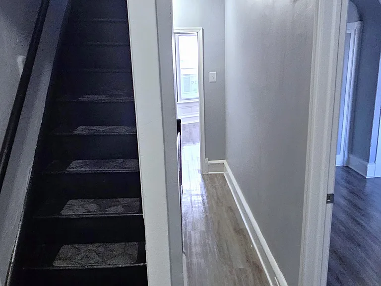 244 W Douglass St — Photo 13