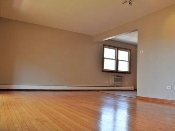 4th image of 6468 N Northwest Hwy APT A3