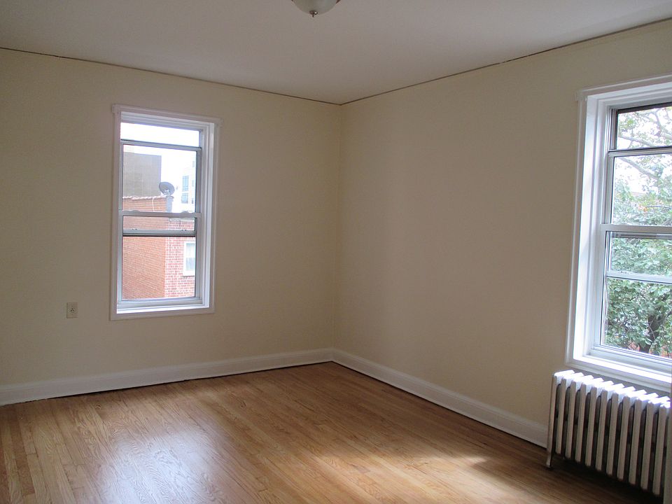 2nd image of 3057 29th St APT 3D