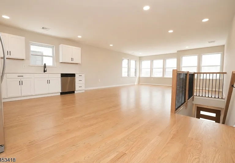 29 Frederick St #2 — Photo 3