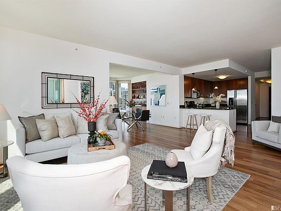 3rd image of 88 King St Unit 1308