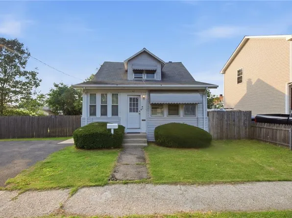 42 Riverview Ave, Pawtucket, RI 02860