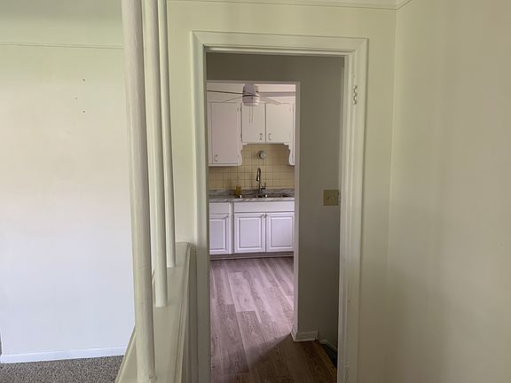 2nd image of 22120 Cloverlawn Ave