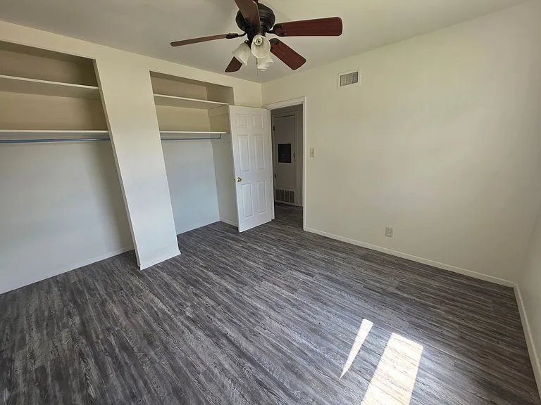 2422 Redwood St — Photo 12