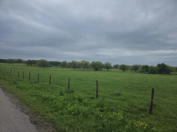 3478 Harwood Rd, Luling, TX 78648