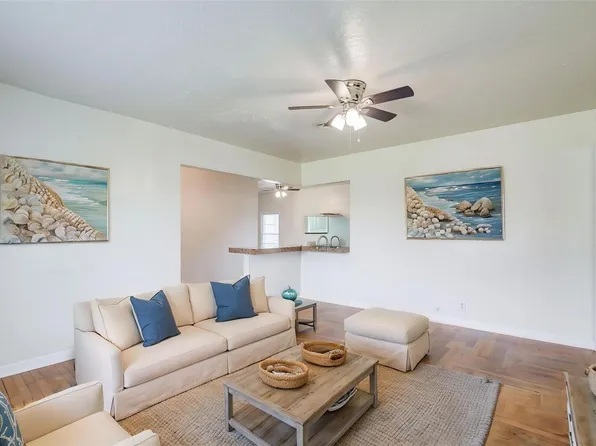 2206 15th Ave N, Texas City, TX 77590